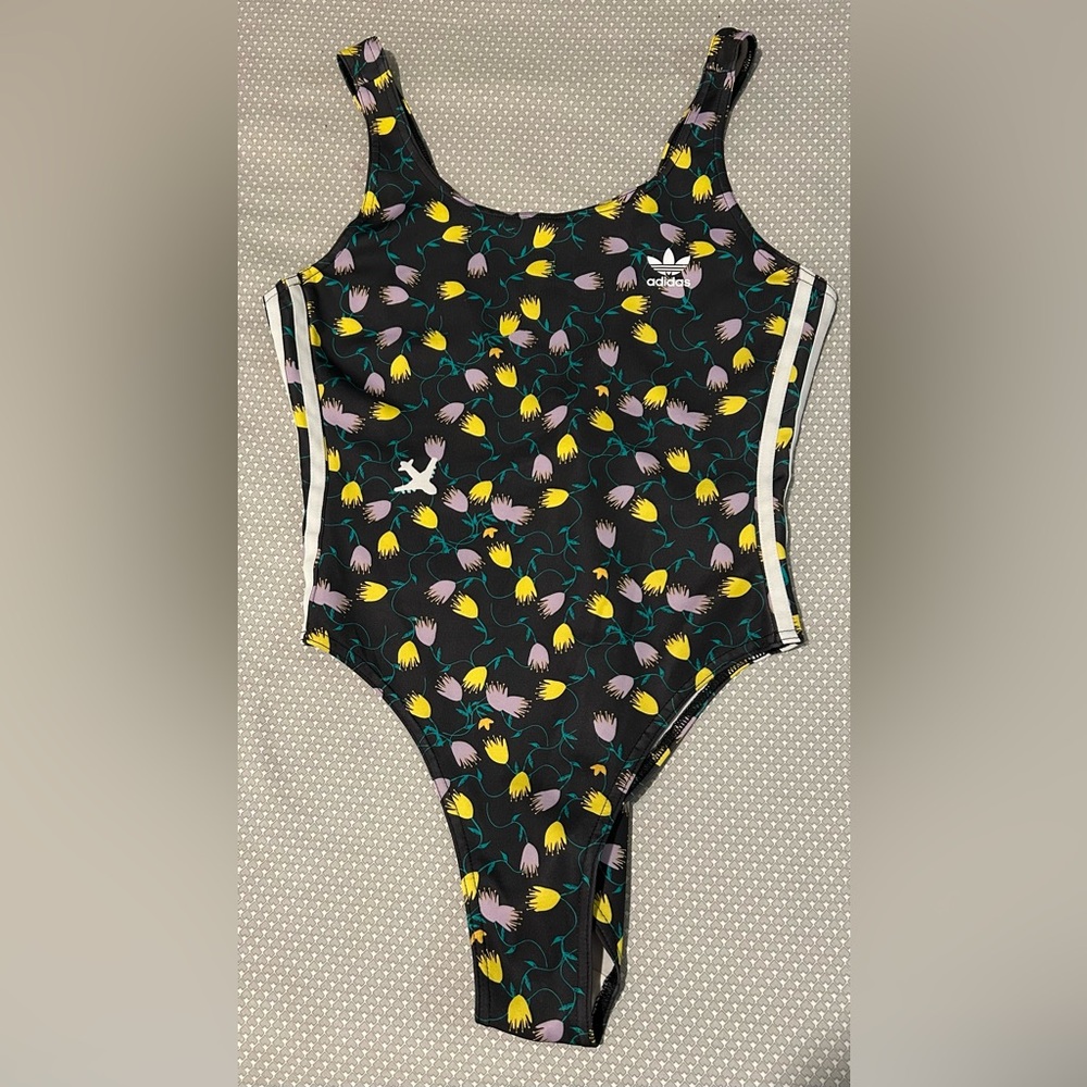 Adidas  Women’s Originals  all-over floral print Swimsuit Size Medium// NW/OT